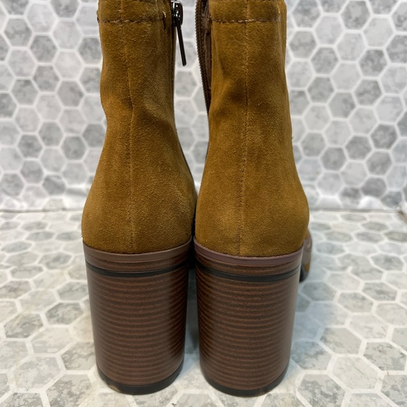 Steve Madden Suede Blocked Heel Bootie 9.5 - Picture 6 of 8